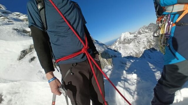 551140_horski zachranari pomahali 28 rocnemu turistovi ktory sa vybral na gerlachovsky stit bez dostatocneho vybavenia na vysokohorsku turistiku 676x507.jpeg