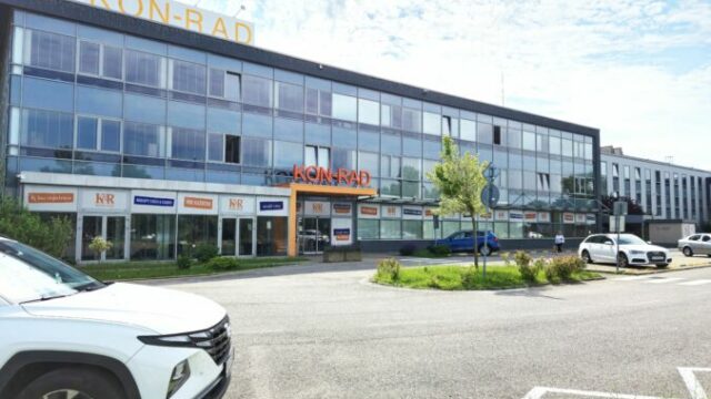 551238_budova_konrad 676x507.jpg