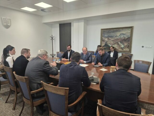 551516_572327366_1248890470615911_2197776257954448436_n 676x507.jpg