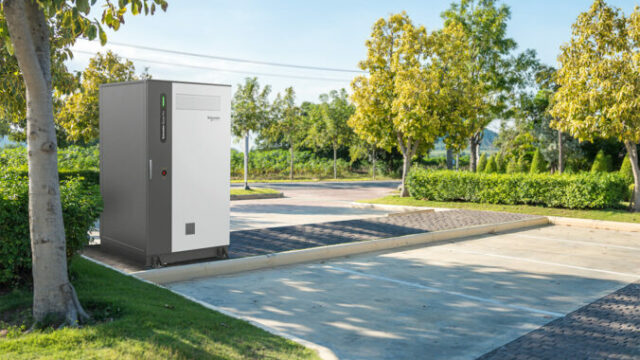 551876_image 1 schneider electric launches new battery energy storage solution schneider boost pro equipping buildings with advanced energy management 676x451.jpg