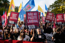 551948_portugal_labour_reform_protest_17425 676x451.jpg