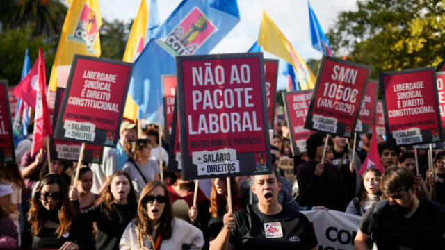 551948_portugal_labour_reform_protest_17425 676x451.jpg