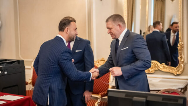 551985_matus sutaj estok robert fico 676x451.jpg