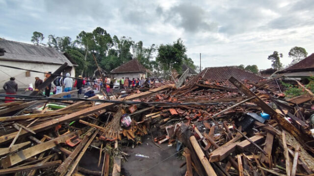 552515_indonesia_volcano_67202 676x451.jpg