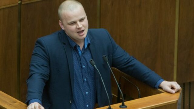 552642_fc8a3544 min 676x451.jpg