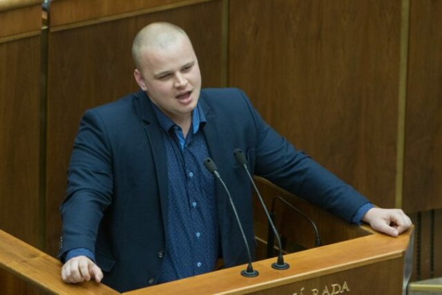 552642_fc8a3544 min 676x451.jpg