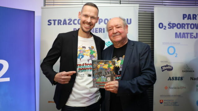 553002_2025_h_r_n_c_r_i_k_o_v_a_foto_krst_knihy 11kopia 676x451.jpg