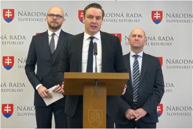 553031_titulka ps 1 676x451.jpg