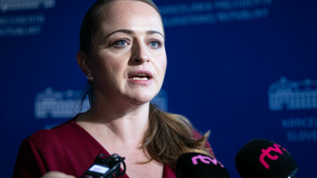 553092_156a1972 676x451.jpg