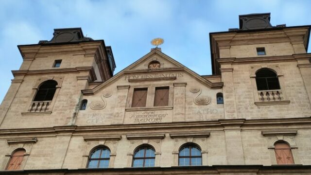 553906_pohlad na priecelie kostola 676x507.jpg