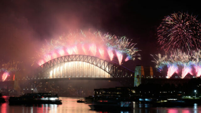 553992_new_years_eve_australia_87040 676x451.jpg