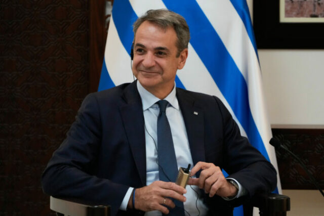 554923_palestinians_greece_97111 676x451.jpg