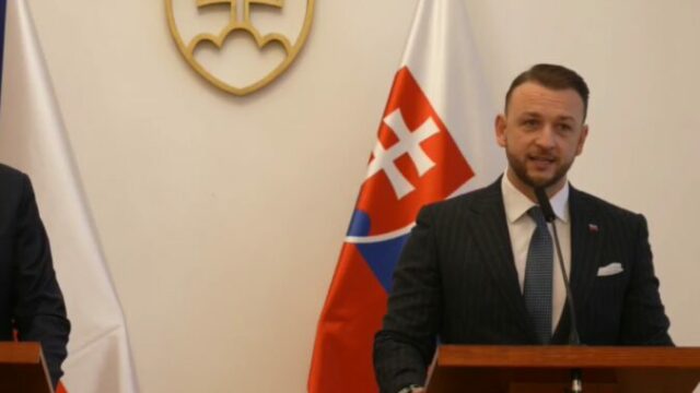 555055_estok 676x477.jpg