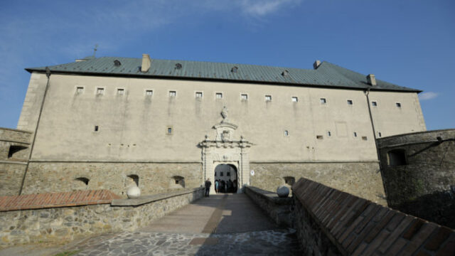 555115_cerveny kamen 676x450.jpg