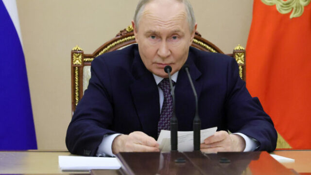 558301_russia_putin_45438 676x451.jpg