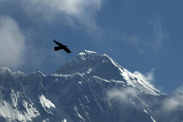 558893_nepal_winter_everest_16890 783dbeff49414eb38d3a7983bdb3912b 676x452.jpg