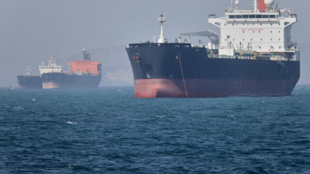 559930_iran_war_strait_of_hormuz_73647 676x451.jpg