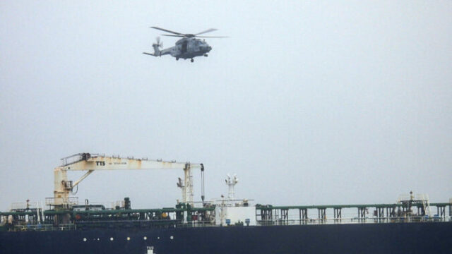 560869_france_russia_tanker_intercepted_34486 676x507.jpg
