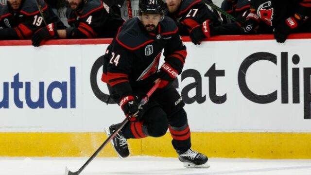 560988_stanley_cup_golden_knights_hurricanes_hockey_3627_ 676x451.jpg