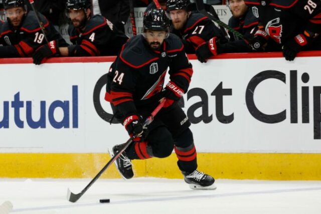 560988_stanley_cup_golden_knights_hurricanes_hockey_3627_ 676x451.jpg