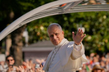 561097_spain_pope_43351 676x451.jpg