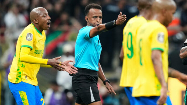 561363_wcup ref_denied_entry_soccer_8_28 676x451.jpg