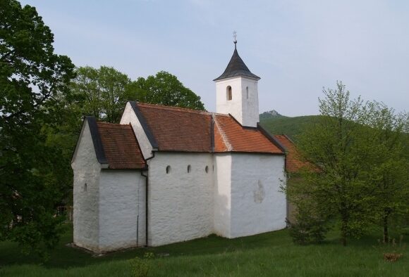 561394_kostol sv juraja v kostolanoch pod tr e1781163066154.jpg
