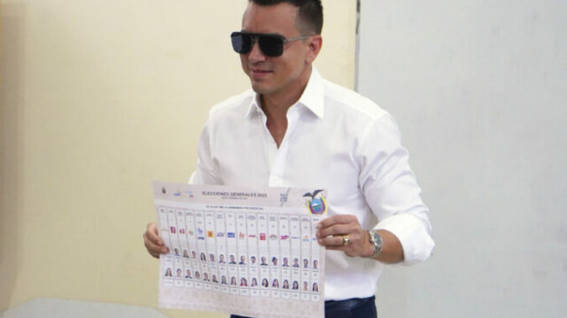 561510_ecuador_election_42443 676x451.jpg