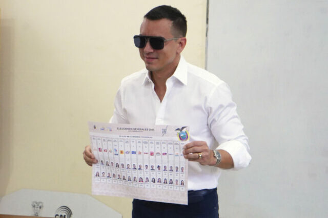 561510_ecuador_election_42443 676x451.jpg