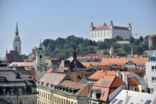 561614_bratislavsky hrad 1 676x451.jpg