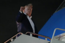 561751_aptopix_g7_summit_trump_243_ 676x451.jpg