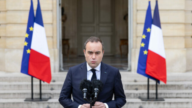 561807_france_politics_55835 676x451.jpg