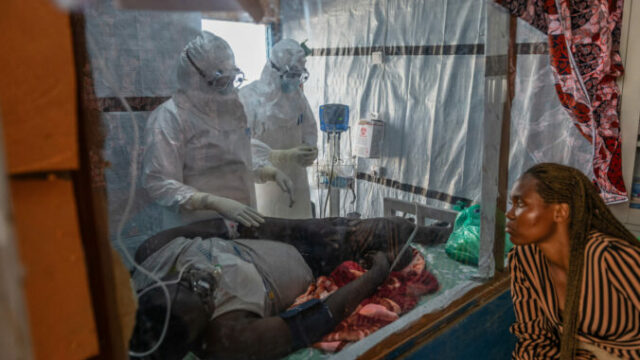 562157_aptopix_congo_ebola_72283 676x451.jpg