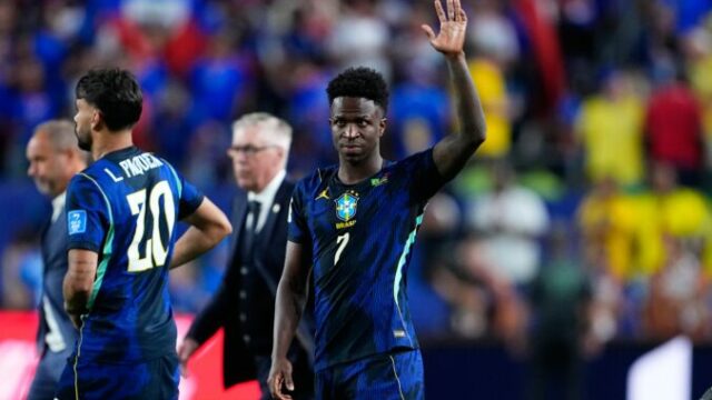 562183_haiti_brazil_wcup_soccer_8684_ 676x451.jpg