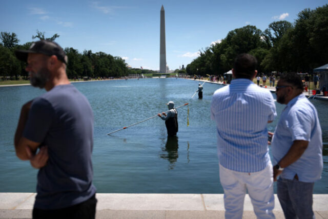 562258_lincoln_memorial_reflecting_pool_52612 676x451.jpg