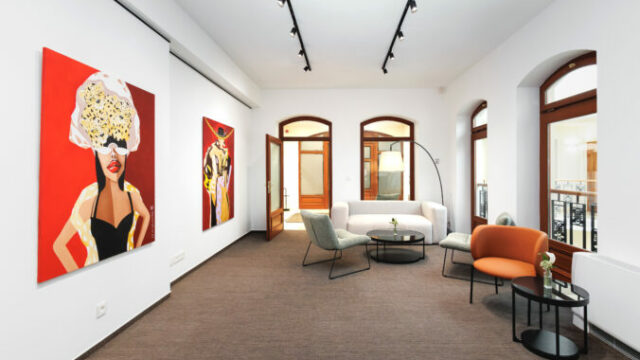 562424_r6__5877_lounge 676x451.jpg