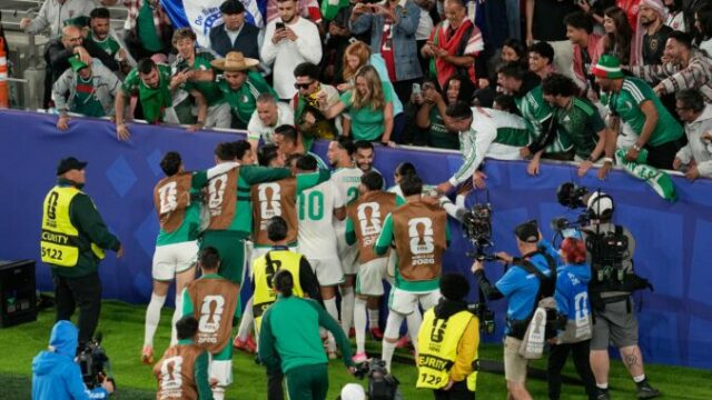 562428_algeria_jordan_wcup_soccer_32992 676x451.jpg