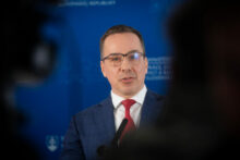 562665_erik tomas mnister prace socialnych veci a rodiny 676x451.jpg
