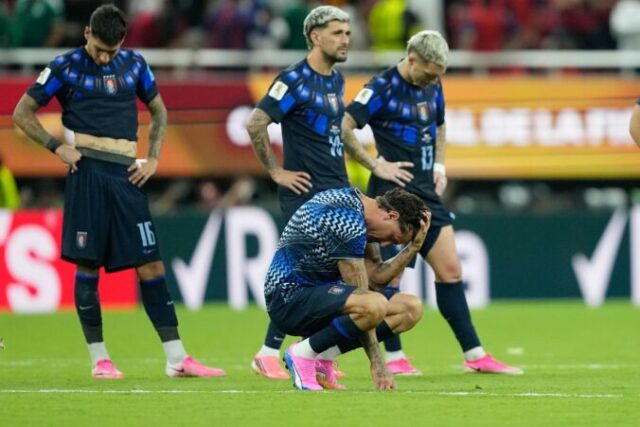 562785_spain_uruguay_wcup_soccer_3_1_8 676x451.jpg