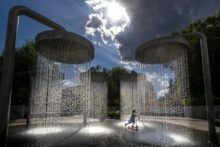 562813_aptopix_lithuania_extreme_weather_heat_75478 676x451.jpg