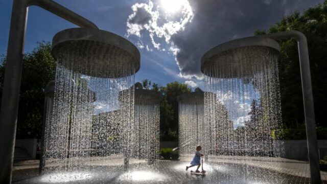 562813_aptopix_lithuania_extreme_weather_heat_75478 676x451.jpg
