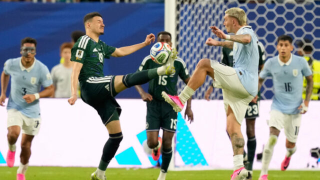 562928_uruguay_saudi_arabia_wcup_soccer_63_24 676x451.jpg