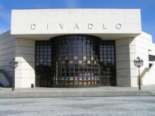 563064_divadlo_andreja_bagara_nitra_2008.jpg