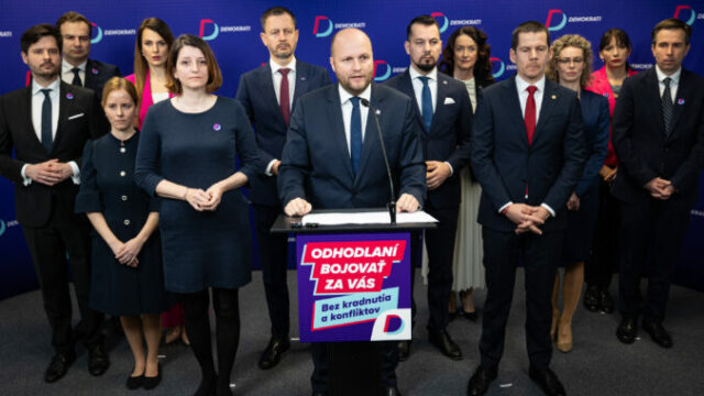 563274_nvotova5 676x451.jpg