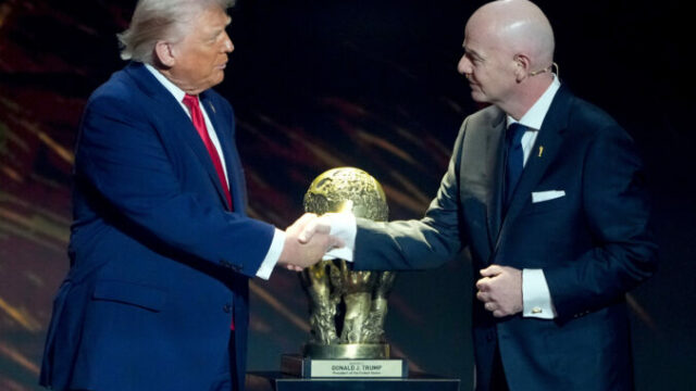 563299_ye_sports_politics_trump_12200 676x451.jpg