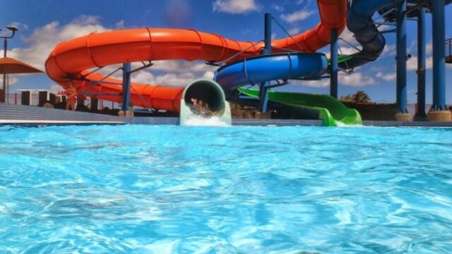 563315_waterslide 398249_1280 e1523277164422 676x507.jpg