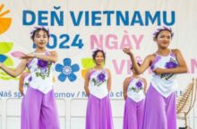 563319_den vietnamu 676x444.jpg