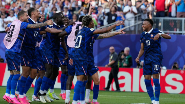 563370_paraguay_france_wcup_soccer__131 676x451.jpg