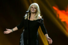 563716_obit_bonnie_tyler_44785 676x449 1.jpg