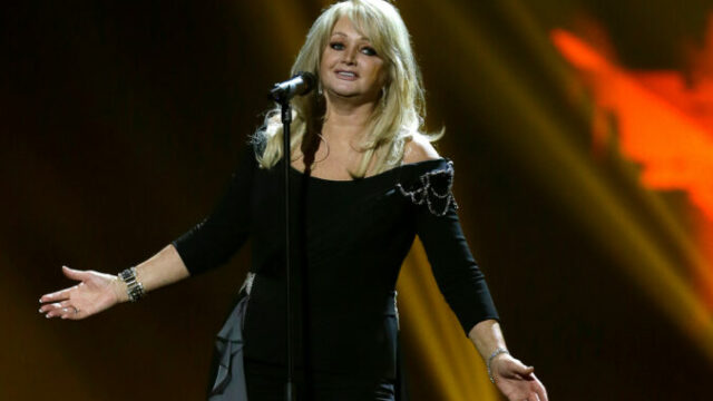 563716_obit_bonnie_tyler_44785 676x449 1.jpg